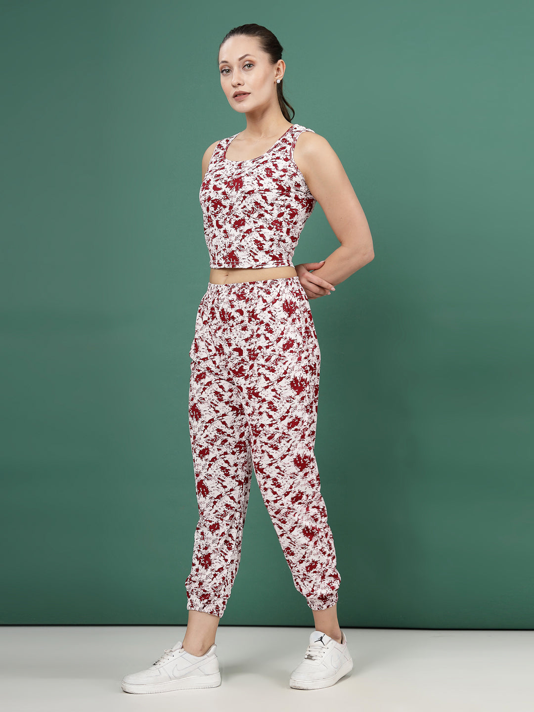 Women Printed Sleeveless Top with Joggers Co-Ords