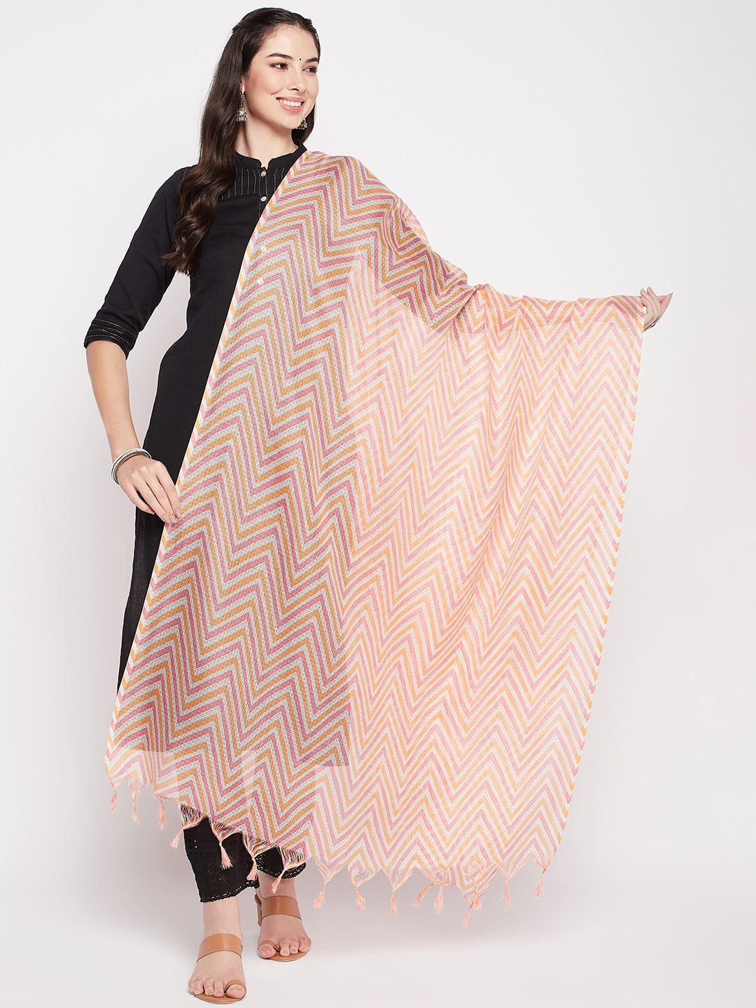 Peach zig-zag printed Kota Doria dupatta with tasselled border.